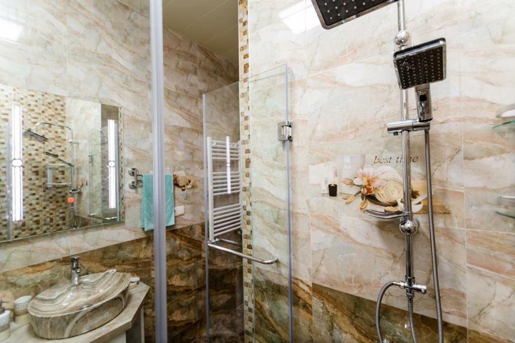 Apartament "Stella Artois"- Tbilisi Zewnętrze zdjęcie